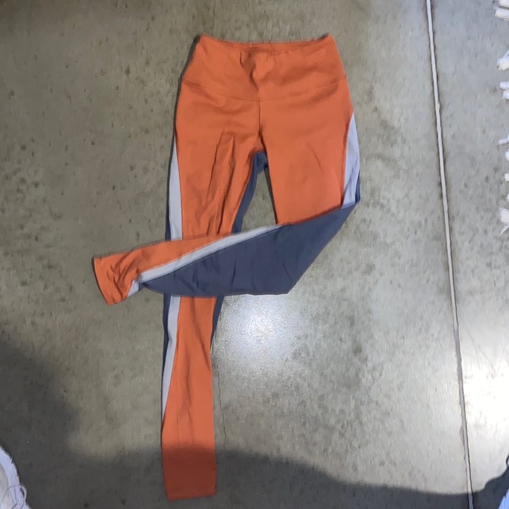 Victoria’s Secret sport leggings